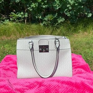 GUESS Tote